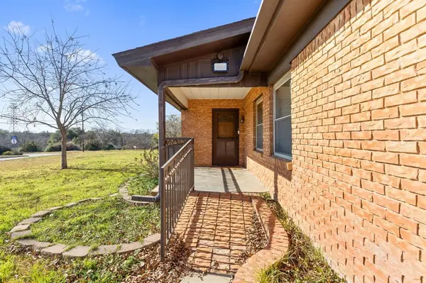8312 Llano Avenue, Benbrook, TX 76116