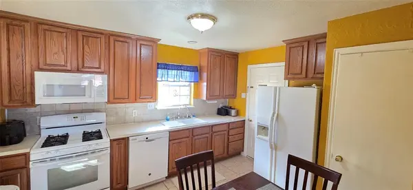 1348 E Anthony Street, Fort Worth, TX 76115