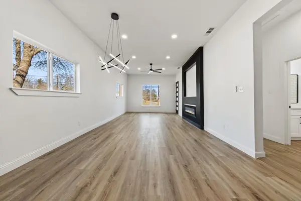 1279 Bonham Street, Paris, TX 75460