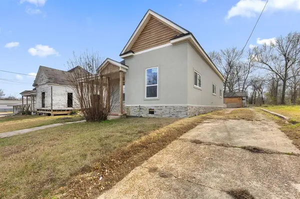 1237 Bonham Street, Paris, TX 75460