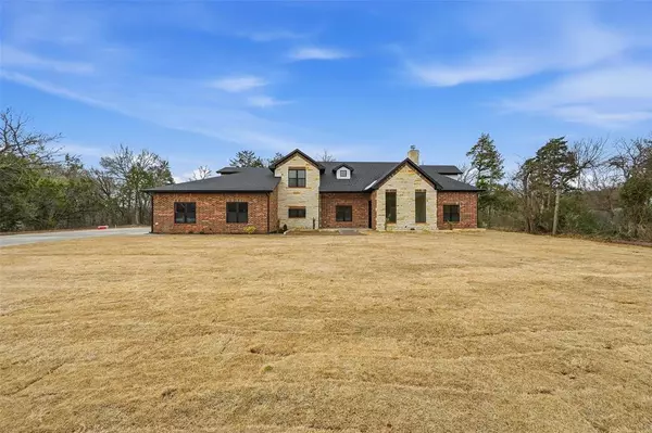 Ovilla, TX 75154,326 Willow Creek Lane