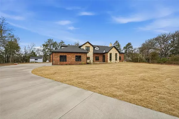 Ovilla, TX 75154,326 Willow Creek Lane