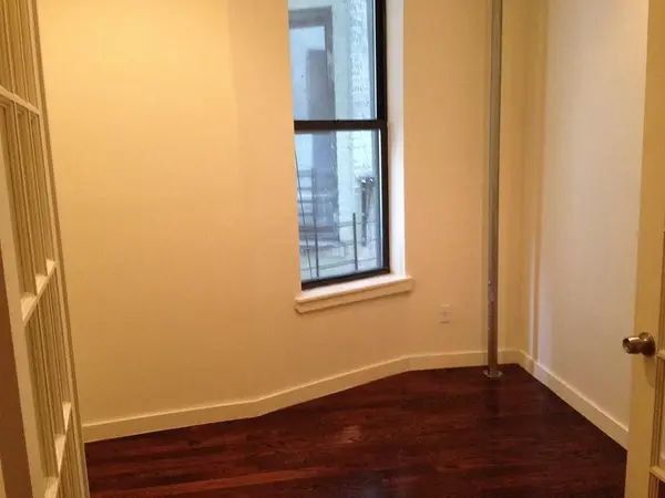 347 Myrtle AVE, Brooklyn, NY 11205