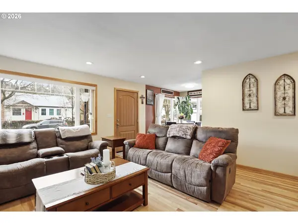 1625 E 13TH PL, The Dalles, OR 97058