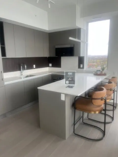 39 Mary ST #3205, Barrie, ON L4N 1S9