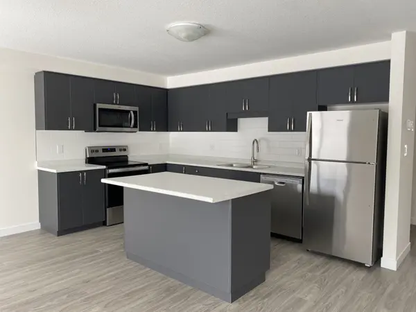 14 Strath CRES, Springwater, ON L0L 1P0