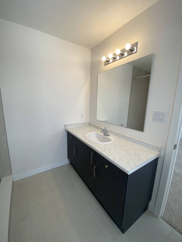 14 Strath CRES, Springwater, ON L0L 1P0