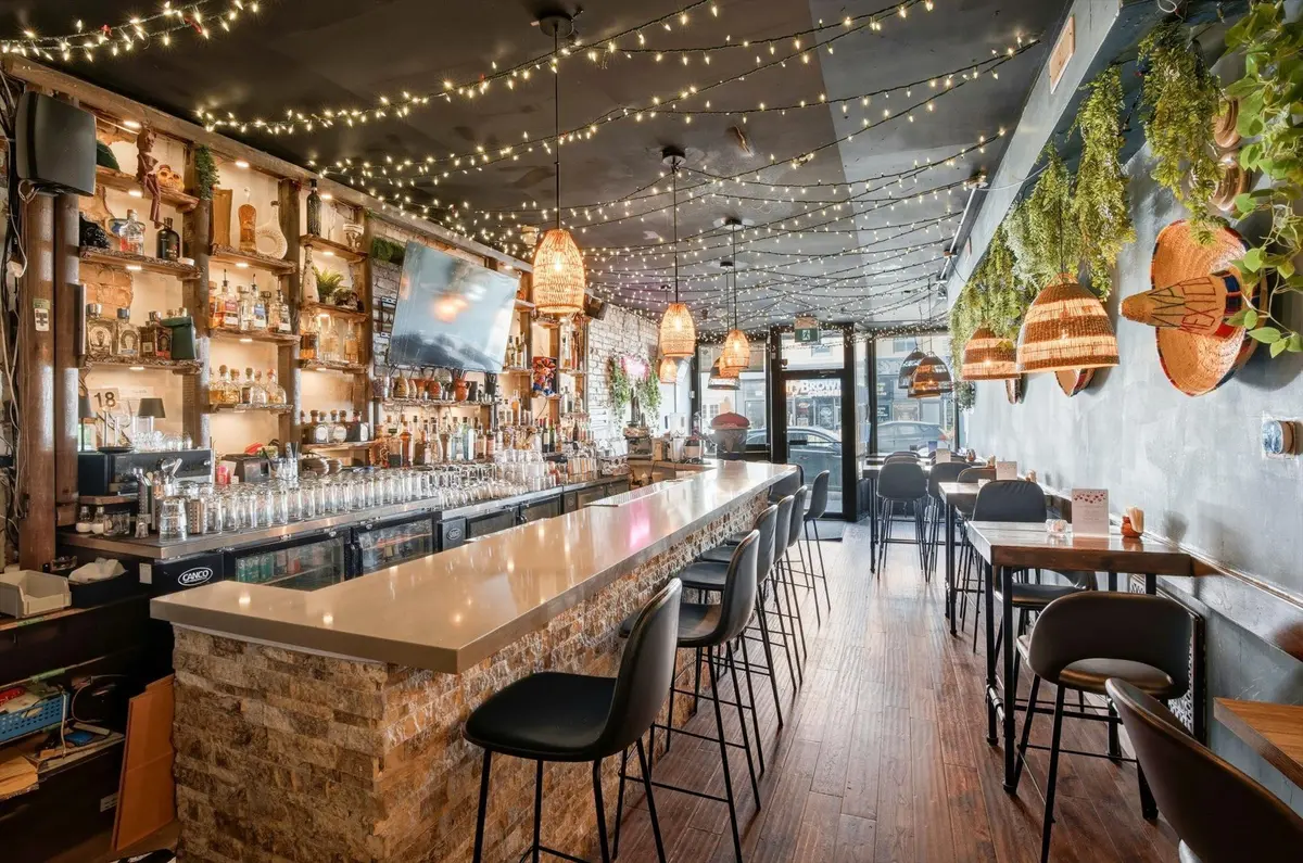 1263 Queen ST W, Toronto W01, ON M6K 1L5