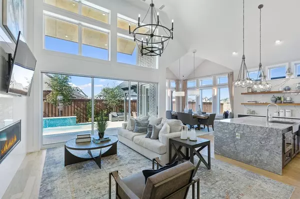 2409 Elmhurst Drive, Mansfield, TX 76063