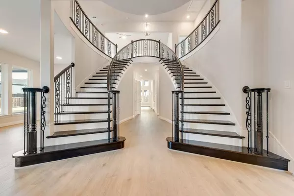 2704 Hartman Circle, Mansfield, TX 76063