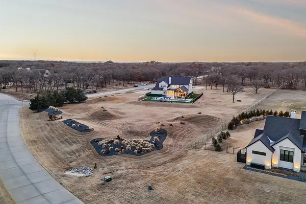 1001 Hat Creek Road, Bartonville, TX 76226