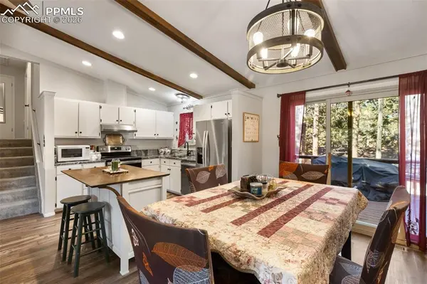 702 Sunnywood LOOP, Woodland Park, CO 80863