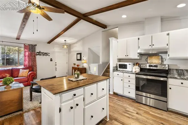 702 Sunnywood LOOP, Woodland Park, CO 80863