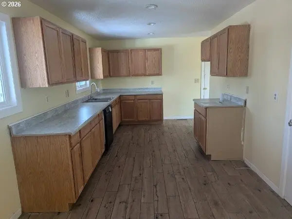 1380 DETROIT ST, Elgin, OR 97827