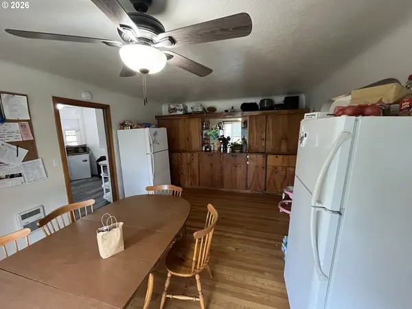 1010 HORN LN, Eugene, OR 97404