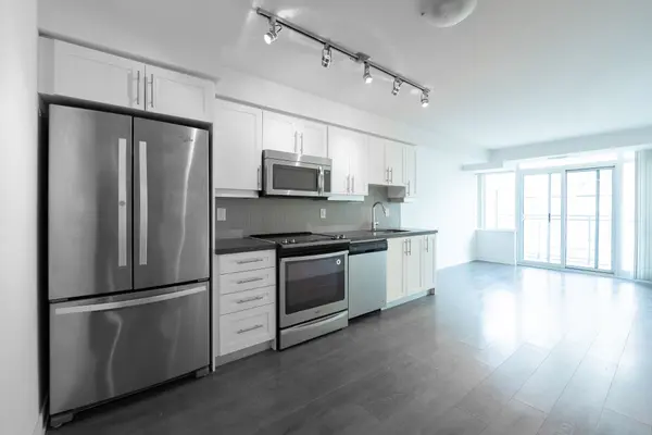 525 Adelaide ST W #1022, Toronto C01, ON M5V 0N7