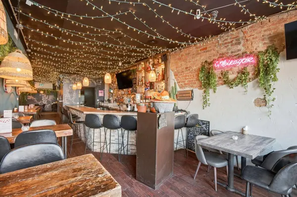 1263 Queen ST W, Toronto W01, ON M6K 1L5