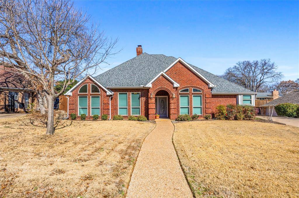 2942 Woodland Hills Drive, Grapevine, TX 76051