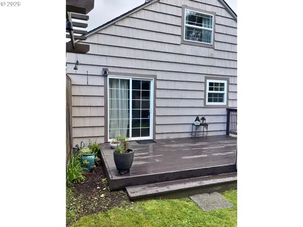 1011 INGERSOLL ST, Coos Bay, OR 97420