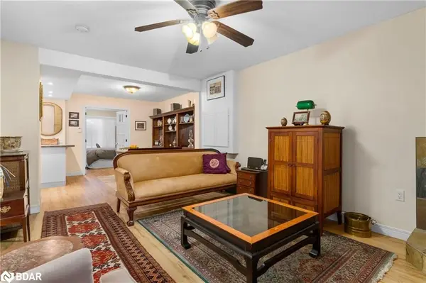 251 St Paul ST, Collingwood, ON L9Y 3P5