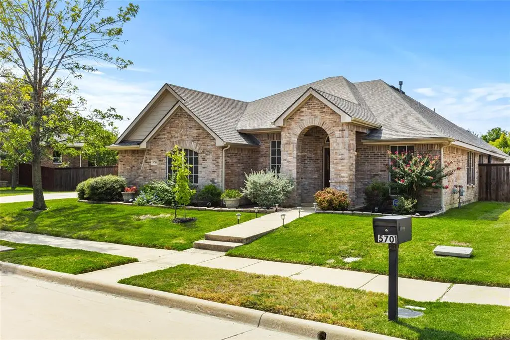 5701 Valhalla Drive, North Richland Hills, TX 76180