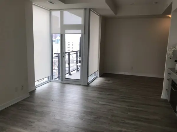 17 Dundonald ST #1402, Toronto C08, ON M4Y 0E4