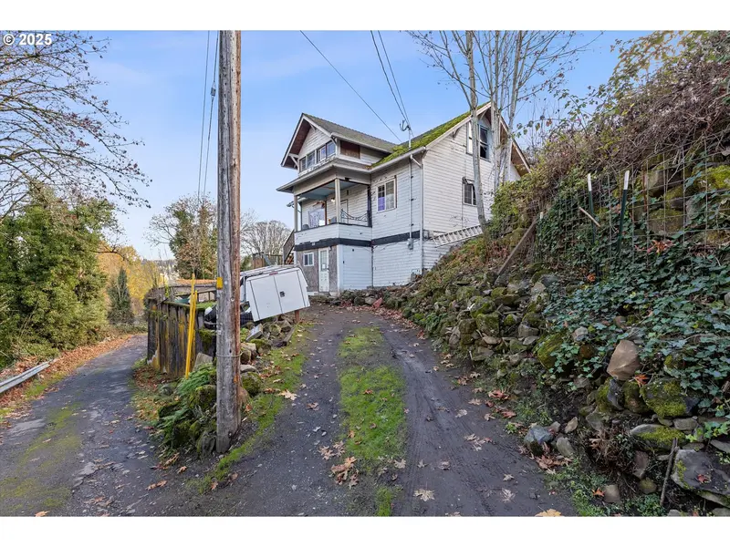 808 W A LOOP, Rainier, OR 97048