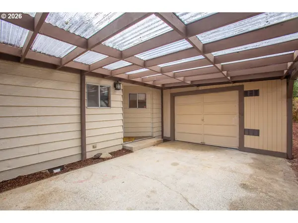 530 MYEENA LOOP, Florence, OR 97439