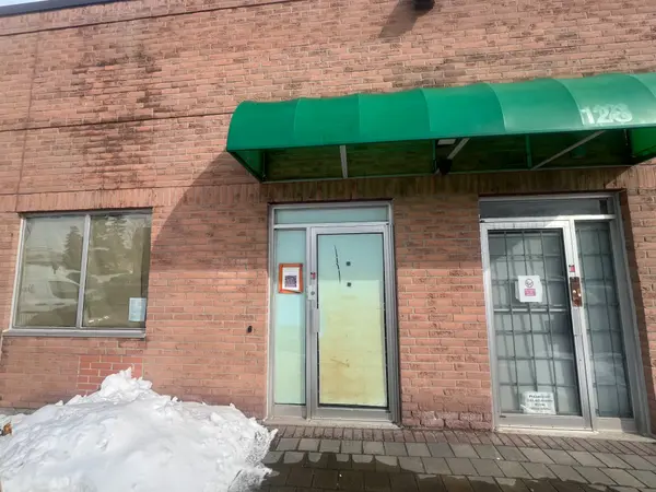 1895 Clements RD #127, Pickering, ON L1W 3V5