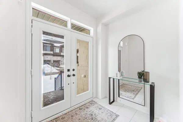 77 Singhampton RD, Vaughan, ON L4H 3N5