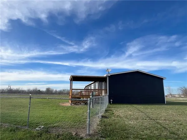 161 Meadowview Lane, Hubbard, TX 76648