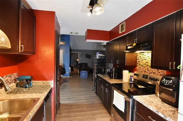 1722 Twin Court Place, Garland, TX 75044