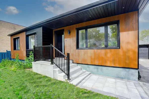 163 Maurice DR, Oakville, ON L6K 2W8