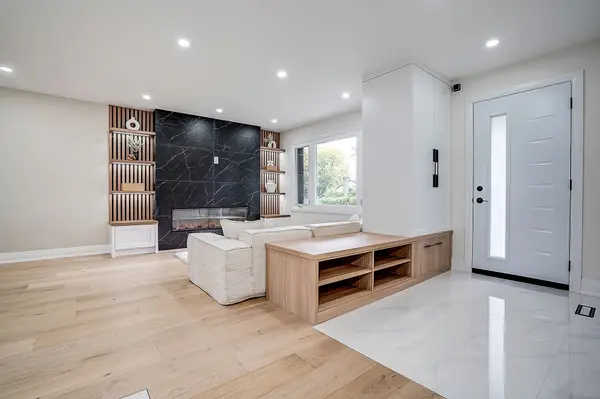 163 Maurice DR, Oakville, ON L6K 2W8