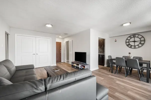 100 Prudential DR #909, Toronto E04, ON M1P 4V4