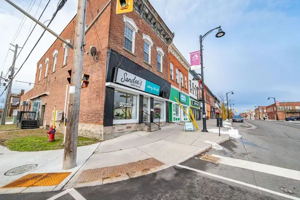 4 Elgin ST W, Arnprior, ON K7S 1N3