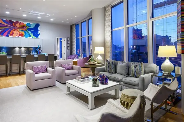 Dallas, TX 75201,1918 Olive Street #402