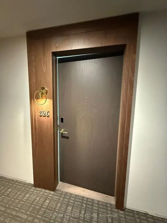 6 Greenbriar RD #326, Toronto C15, ON M2K 0H6