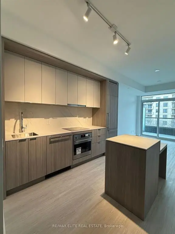 6 Greenbriar RD #326, Toronto C15, ON M2K 0H6