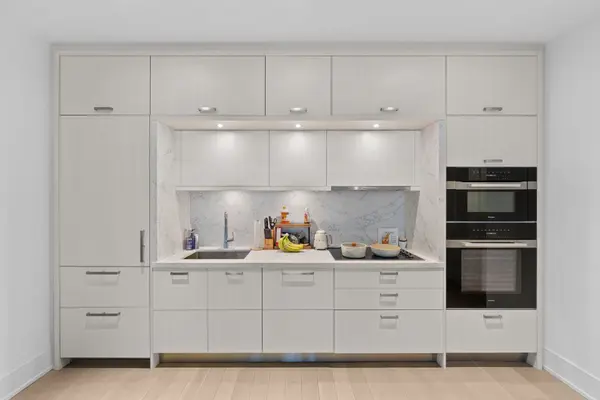 155 Merchants' Wharf N/A #932, Toronto C08, ON M5A 0Y4