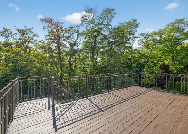 10 Annsleywood CT, Vaughan, ON L4H 4G6