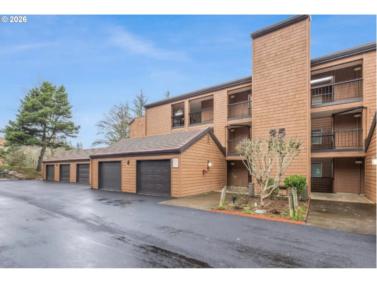 200 OSWEGO SUMMIT, Lake Oswego, OR 97035