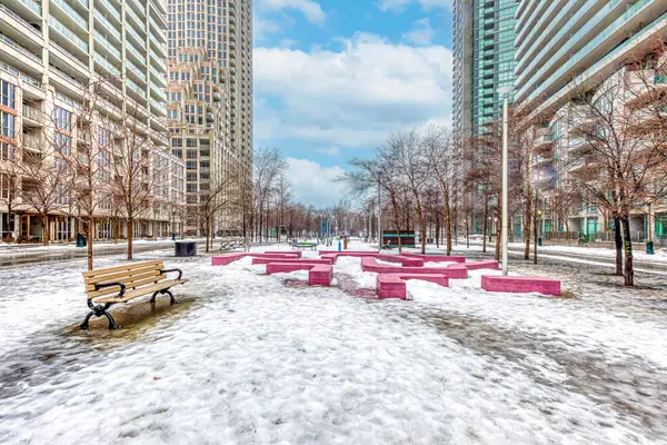 35 Bastion ST #306, Toronto C01, ON M5V 0C2