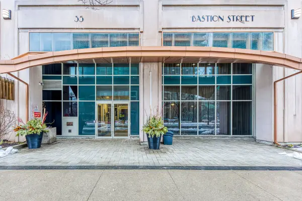 35 Bastion ST #306, Toronto C01, ON M5V 0C2