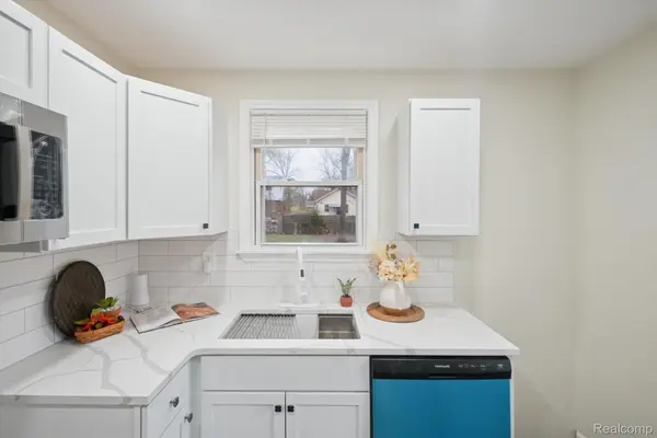 17326 Kentfield ST, Detroit, MI 48219