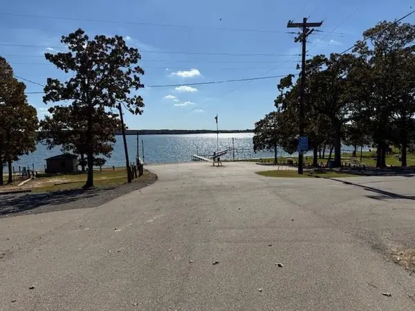 5330 Wyatt Earp Drive, Log Cabin, TX 75148