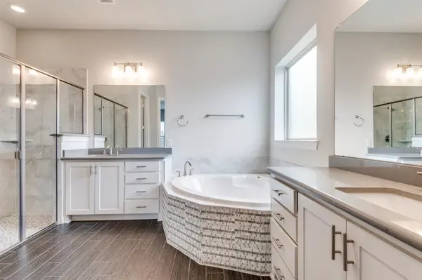 3101 Carrington Drive, Mansfield, TX 76063