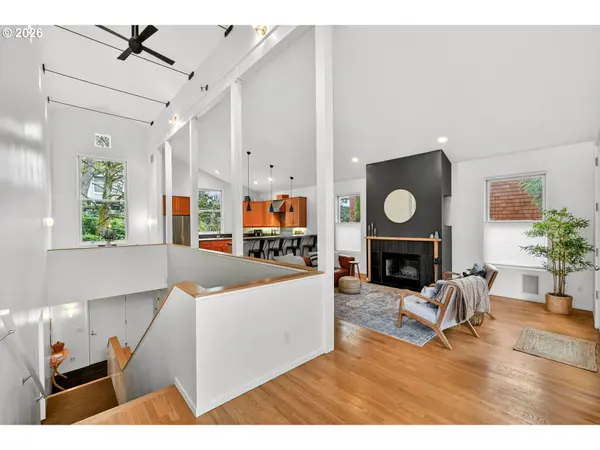 5733 SW SALMON ST, Portland, OR 97221