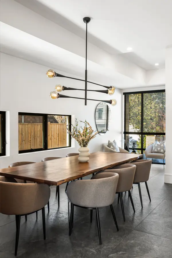 299 Hounslow AVE, Toronto C07, ON M2R 1H4