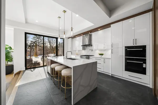 299 Hounslow AVE, Toronto C07, ON M2R 1H4